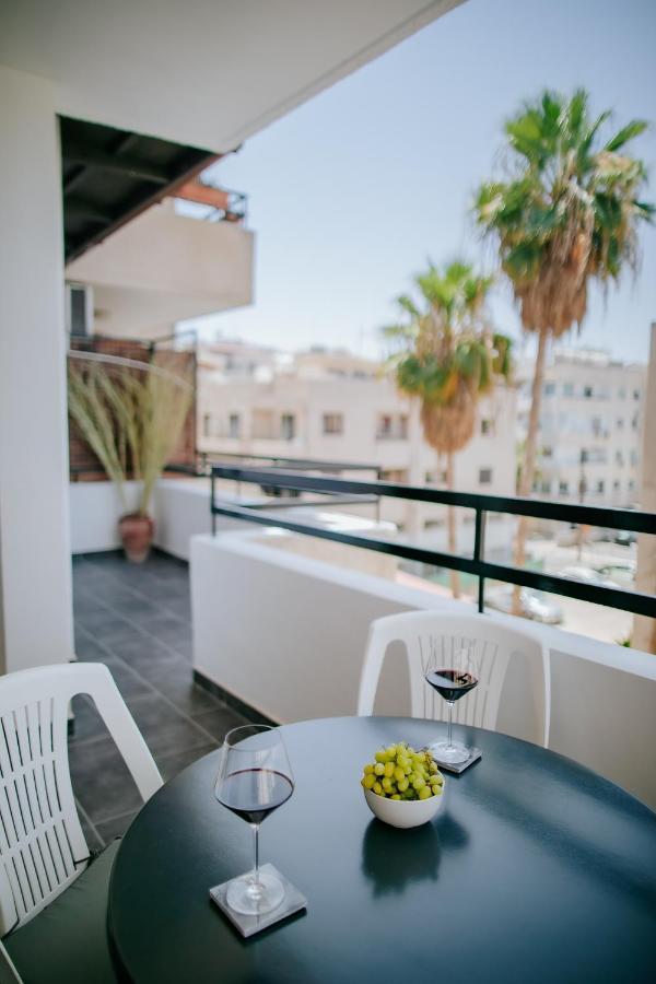 Lazaros Centre Apartment Larnaca Eksteriør billede